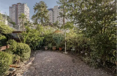 Venda facilitada de grande casa residencial/comercial ao lado do hospital moinhos de vento