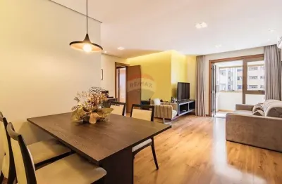 Um verdadeiro refúgio urbano à venda - apartamento no menino deus -mobiliado - 3 dormitórios/suíte -92 metros - 1 vaga -infraestrutura: r$ 899.000.00