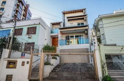 Casa com 714 m² em  rua tranquila e segura no bairro menino deus!