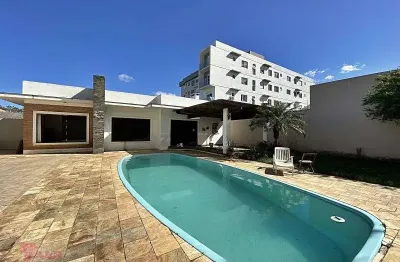 Casa com 4 quartos para alugar no Camobi, Santa Maria 