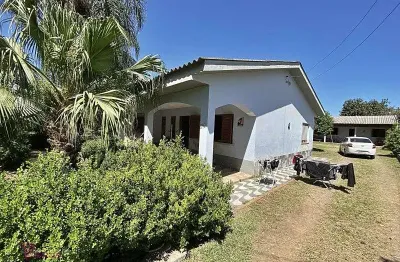 Casa com 3 quartos para alugar no Boi Morto, Santa Maria 