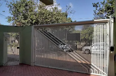 Sobrado caranda bosque ii - localização previlegiada, proxima a restaurantes, supermercados, escola e tudo o que voce precisa paraa viver com praticidade e qualidade