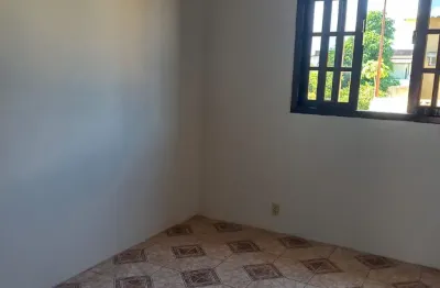 Alugo excelente sobrado amplo com 110m2 com 02 quartos, entrada independente prox. adonai supermercado,