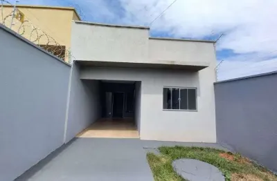 Casa de 3 quartos sendo 01 suite- residencial petrópolis - goiânia - go