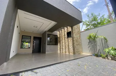 Casa com 3 quartos à venda na Rua Lazurita, 320, Jardim Brasil, Maringá