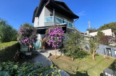 Bela casa de esquina c/ linda vista com 3 dorm. sendo 2 suítes no condomínio aruã em mogi das cruze