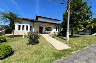 Casa térrea em 600m² de terreno com3 dormitórios no condomínio aruã em mogi das cruzes de são paulo.