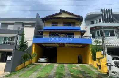 Bela casa com 4 dormitórios sendo 1 suíte máster no condomínio aruã em mogi das cruzes.