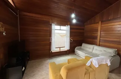Bela casa térrea com 3 dormitórios sendo 1 suíte no condomínio aruã em mogi das cruzes.