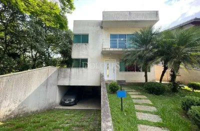 Lindo sobrado com 4 dormitórios sendo 2 suítes no condomínio aruã em mogi das cruzes.