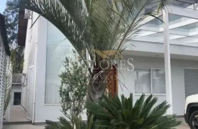 Sobrado com 3 dorm. - 1 suíte com closet e hidromassagem no condomínio aruã em mogi das cruzes.
