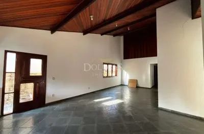 Casa térrea 3 dormitórios sendo 1 suíte no condomínio aruã em mogi das cruzes.
