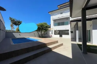 Belo sobrado c/ spa e hidromassagem e piscina aquecidade no condomínio aruã lagos em mogi das cruzes