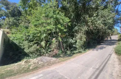 Chácara 3.036 m² próximo ao condomínio aruã à venda, aceita carro com parte de pagamento.