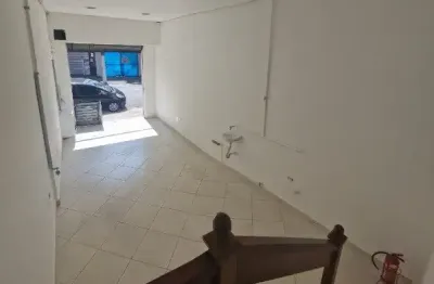 Excelente ponto comercial na rua da mooca.  salão com aproximadamente 40 m². sala superior de 15 m², com 1 banheiro, totalizando 55 m².