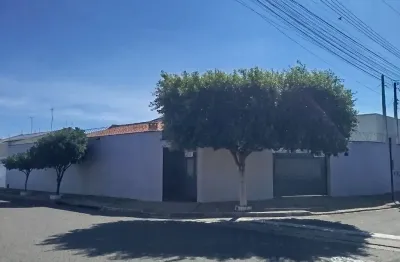 Oportunidade: casa a venda no começo do jardim das oliveiras
