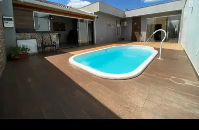 Vendo linda casa com piscina no bairro umuarama em araçatuba sp