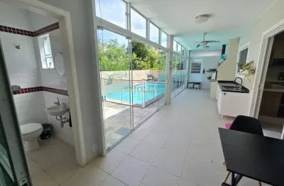 Casa em condomínio fechado com 4 quartos à venda na avenida luiz boiteux piazza, cachoeira do bom jesus, florianópolis, 400 m2 por r$ 2.105.000