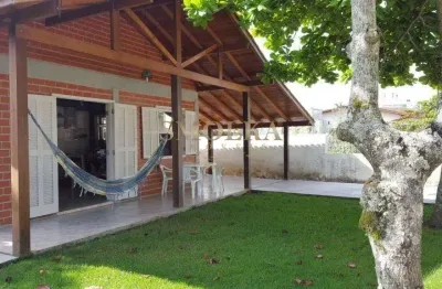 Casa em condomínio fechado com 2 quartos à venda na servidão fragata da cachoeira, cachoeira do bom jesus, florianópolis, 130 m2 por r$ 950.000