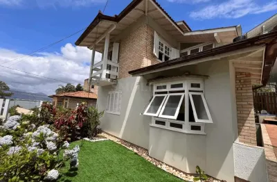 Casa em condomínio fechado com 4 quartos à venda na rua francisca moreira, ponta de baixo, são josé, 241 m2 por r$ 1.430.000
