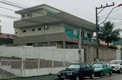 Casa em condomínio fechado com 5 quartos à venda na rua célio veiga, jardim cidade de florianópolis, são josé, 710 m2 por r$ 1.600.000