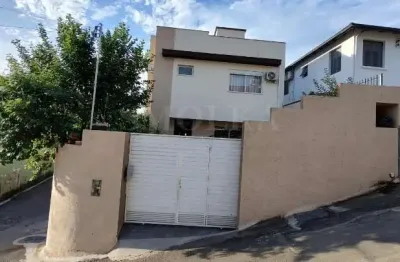 Casa em condomínio fechado com 3 quartos à venda na rua doutor djalma moellmann, centro, florianópolis, 142 m2 por r$ 1.000.000