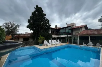 Casa em condomínio fechado com 5 quartos à venda na avenida itamarati, itacorubi, florianópolis, 900 m2 por r$ 3.500.000