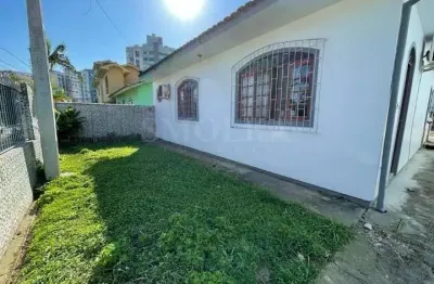 Casa em condomínio fechado com 3 quartos à venda na avenida buriti, itacorubi, florianópolis, 360 m2 por r$ 1.400.000
