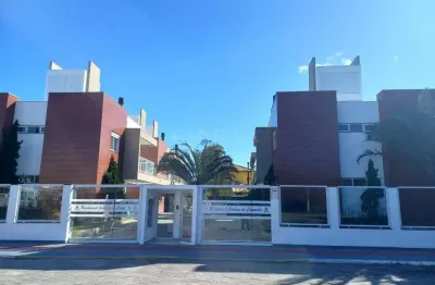 Casa em condomínio fechado com 3 quartos à venda na rua grumixama, campeche, florianópolis, 139 m2 por r$ 1.650.000