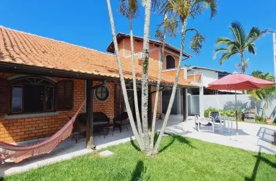Casa em condomínio fechado com 4 quartos à venda na servidão caminho dos surfistas, campeche, florianópolis, 144 m2 por r$ 2.690.000