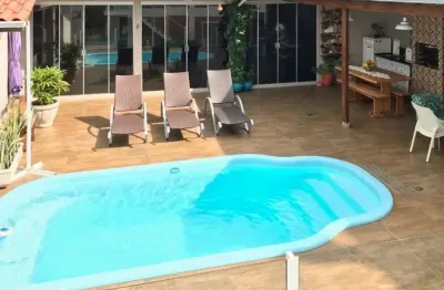 Casa em condomínio fechado com 4 quartos à venda na rodovia tertuliano brito xavier, canasvieiras, florianópolis, 750 m2 por r$ 2.600.000