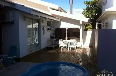 Casa em condomínio fechado com 4 quartos à venda na avenida das lagostas, jurerê internacional, florianópolis, 303 m2 por r$ 5.320.000