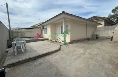 Casa em condomínio fechado com 2 quartos à venda na estrada do outeiro, 442, outeiro, araruama por r$ 260.000