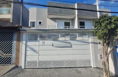 Lindo sobrado com 2 dormitorios sendo 2 suites no bairro vila constança
