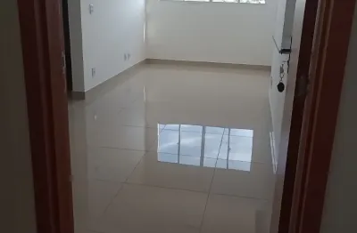 Apartamento com 2 quartos para alugar na Avenida Platina, 545, Dona Zulmira, Uberlândia