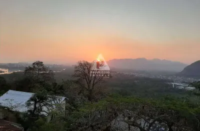 Casa com 4 quartos + apartamento independente | condomínio village das pedras