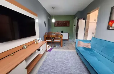 Apartamento reformado e frontal: seu novo lar com vista e conveniência