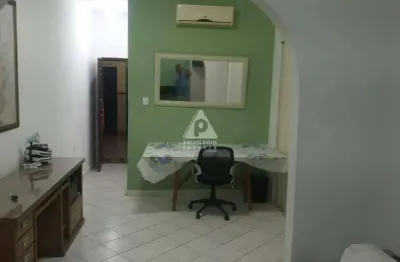 Apartamento espetacular no coração da cidade – 2 quartos e 3 banheiros!