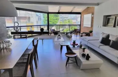 Cobertura reformada, 3 quartos, 2 vagas, 273 m2 - barra da tijuca