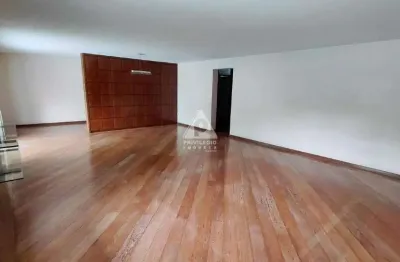 Espaçoso apartamento com 5 quartos (3 suítes), 3 vagas e varanda – jardim oceânico, barra da tijuca
