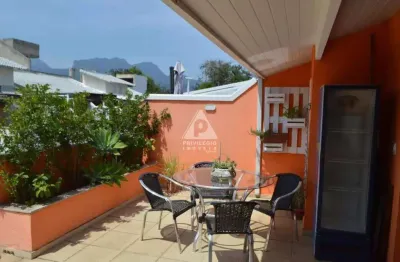 Oportunidade única: casa de 4 quartos em condomínio exclusivo