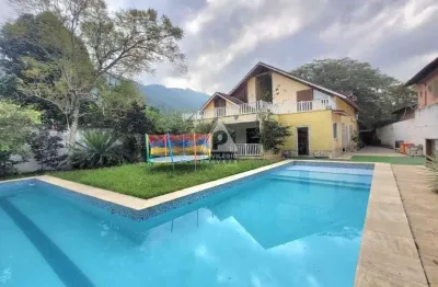 Casa com incrível quintal, 7 quartos, piscina - vargem pequena