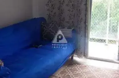 Raridade! Apto 2 Quartos C/ Suíte + Varanda no Minha Praia 1. Condomínio Clube c/ lazer completo e Segurança 24h.