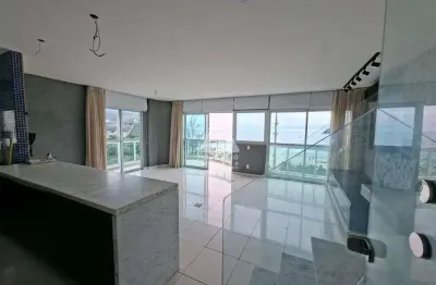 Cobertura no Jardim Oceânico com Vista Mar, Piscina, 2 Quartos (1 Suíte) e 2 vagas.