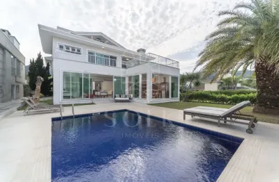 Casa no condomínio vivendas do atlântico em balneário camboriú