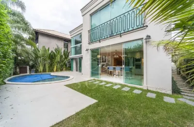 Casa no condomínio vivendas do atlântico em balneário camboriú