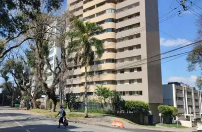 Excelente apartamento face norte, a uma quadra do cube curitibano