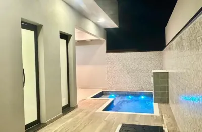 Casa térrea de alto padrão no condomínio malibu | piscina, gourmet e suíte com closet
