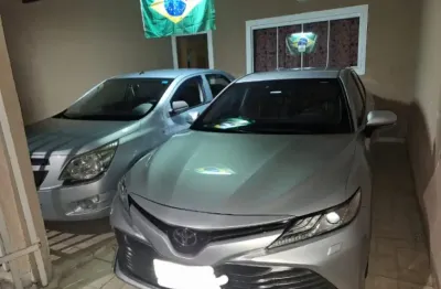 Casa aconchegante com 2 dormitórios e garagem para 2 carros no nova caçapava
