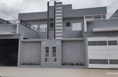 Sobrado novo com 2 suítes e vista para a serra — moderno, aconchegante e pronto pra morar!